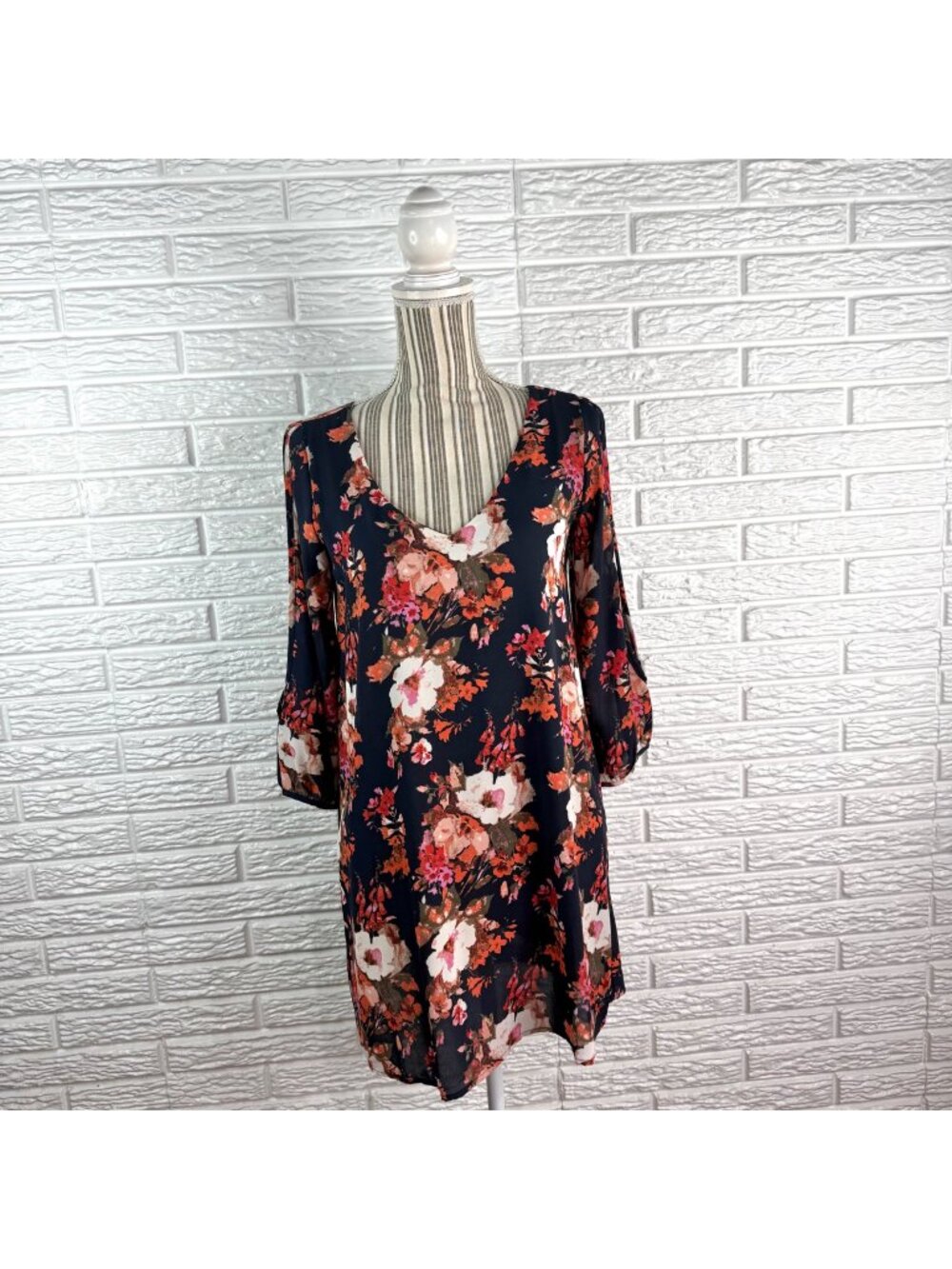Lulus Shifting Dears Floral Dress V-Neck 3/4 Length Sleeves Size Small
